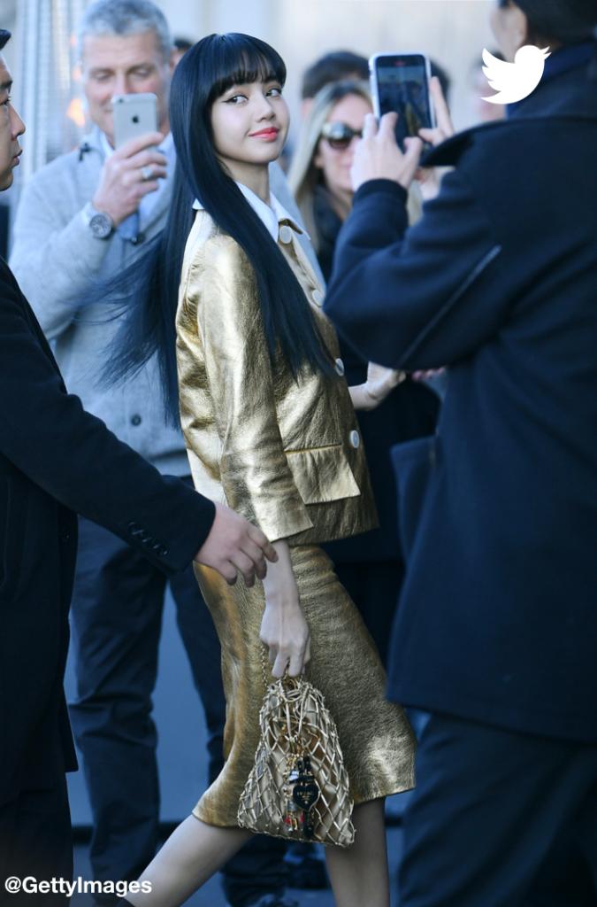 XFashion's tweet photo. Here she comes kick in the door #PradaFW20 #LalisaWearsPrada https://t.co/3p6C14LsCi
