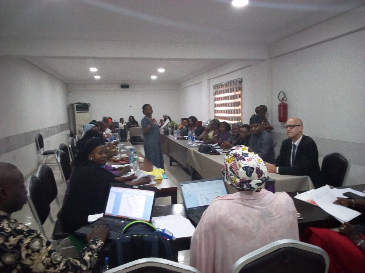 EsmerChifiero's tweet image. Gender groups, 11 state commissioners of women affairs discuss gender dimensions to corruption and way forward from @nigerianstat @UNODC_Nigeria survey report. Thanks to @unwomenNG #PCAC, Kano @DFIDNigeria