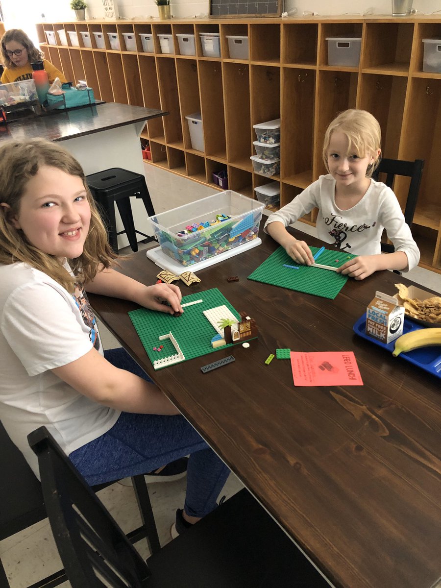 jenniferkayette's tweet photo. LEGO lunch with some great students today! They showed great character @SULLELEM and received LEGO Lunch after spinning the character wheel! #seseaglepride #character #LEGO @CrystalDugger5 https://t.co/kJabymfn2j