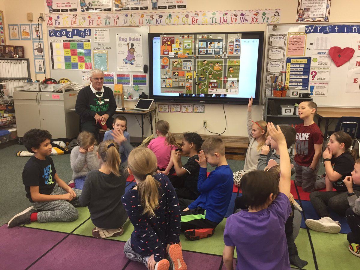 johnson2bf's tweet photo. Started Junior Achievement today. Thanks Mr. Palmiscno for volunteering in our classroom. @BFroadrunner @GFSchools @bfroadrunner1 #learningatBF https://t.co/5Rh3gbIF9Y