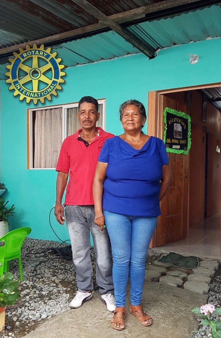 CRTSACHILA's tweet photo. La Sra María Quiñonez recibió el día de hoy una casa al ser beneficiada del proyecto “Cambiando vidas” del @CRTSACHILA #visitagobernadorotary https://t.co/PoTDEYDl7D