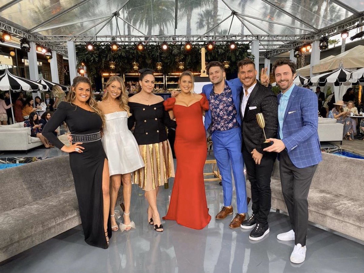 Hollywood Roosevelt (@hwood_roosevelt) on Twitter photo β¨ The beautiful <a href="/CarissaCuliner/">Carissa Culiner</a> hosted an amazing Oscar Brunch games with the cast of <a href="/VanderpumpRules/">Vanderpump Rules</a> for <a href="/enews/">E! News</a> and <a href="/eentertainment/">E! Entertainment</a>. Thank you for coming guys! β¨ #Oscars2020 #TheHollywoodRoosevelt β¨ The beautiful <a href="/CarissaCuliner/">Carissa Culiner</a> hosted an amazing Oscar Brunch games with the cast of <a href="/VanderpumpRules/">Vanderpump Rules</a> for <a href="/enews/">E! News</a> and <a href="/eentertainment/">E! Entertainment</a>. Thank you for coming guys! β¨ #Oscars2020 #TheHollywoodRoosevelt