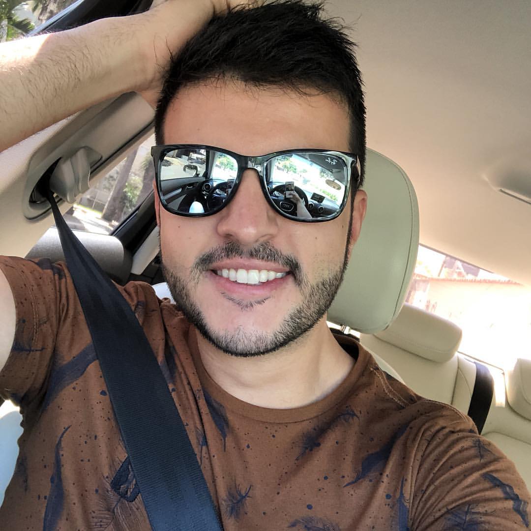 HansonRowland's tweet image. Remember that the happiest people are not those getting more, but those giving more.