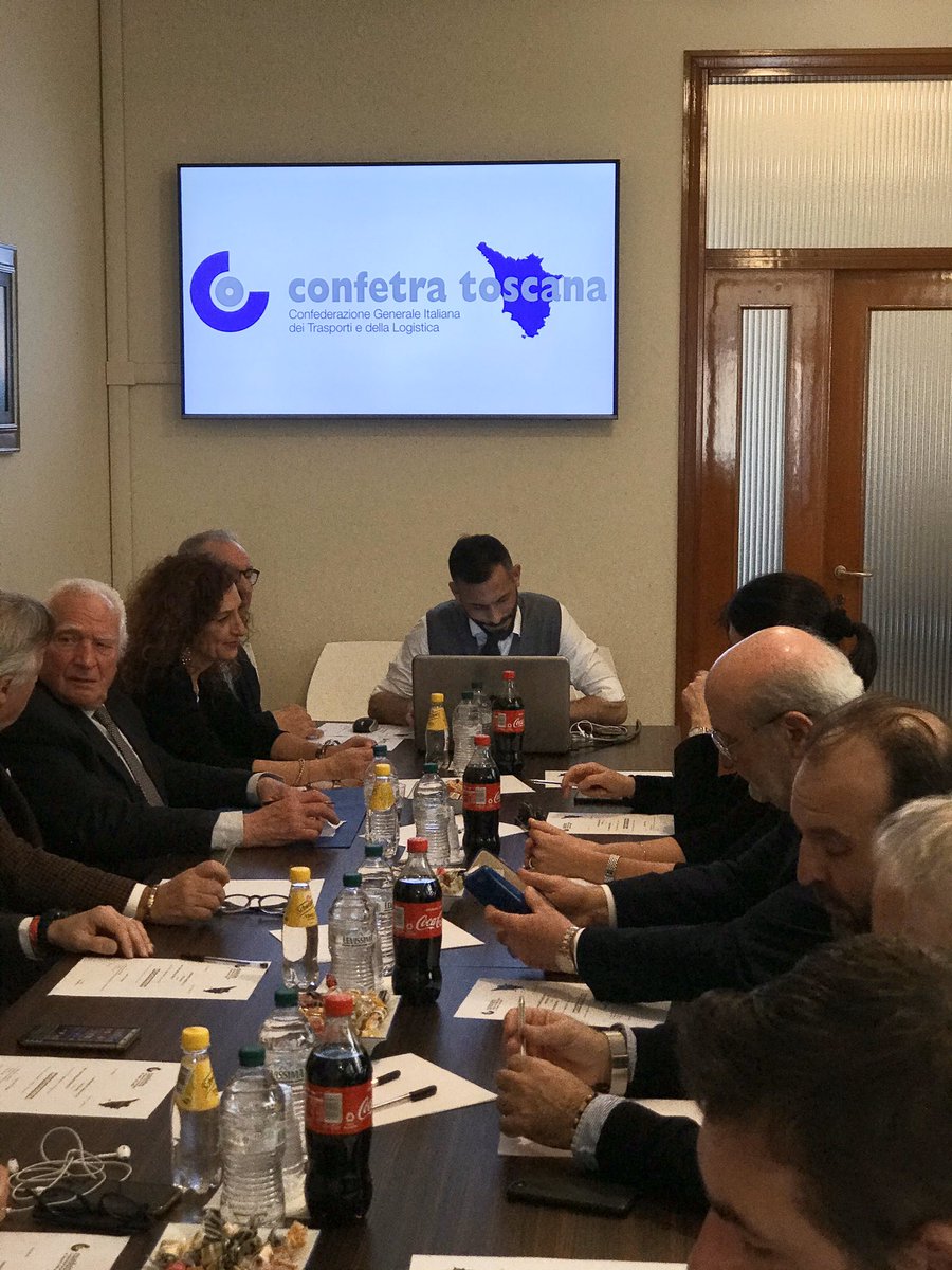 spedimar's tweet photo. Oggi a Livorno, presso gli uffici di Spedimar, Consiglio Direttivo di Confetra Toscana. Presente il Direttore Ivano Russo. @confetra @gloriadari @ValeriaGassani @InterportoTC @InterportoPrato @AdspAltoTirreno @regionetoscana https://t.co/3MjsJIcxv8
