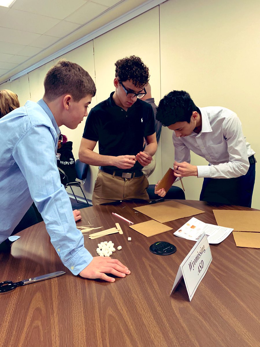 lynhilt's tweet photo. Project in a box! @GovMifflinSD @WyoAreaSD @ExeterTwpSchool @BerksStem #GovsSTEMComp #BerksSTEM #STEMinPA https://t.co/EeXivon4AR