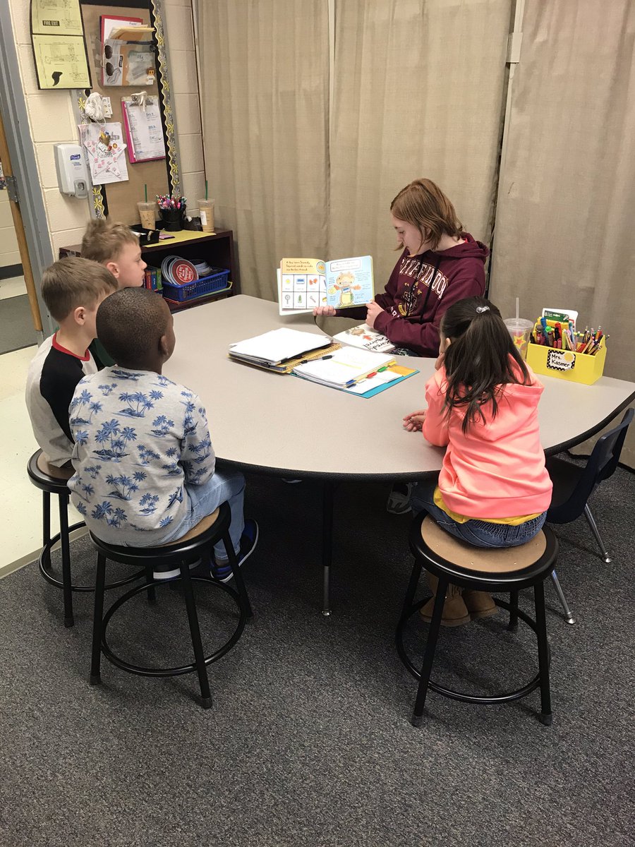 KasmerKinder's tweet photo. We had a great time listening to @MrsWall_Lorr4 students read 📚 https://t.co/ZFrxxQqhOJ
