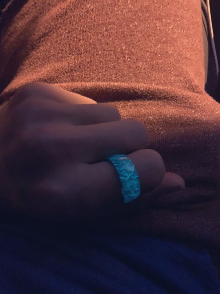 Josh_Dye_09's tweet photo. For my people that wear rings check out @mysecretwood crazy design and GLO at night! https://t.co/ngQEEeEg3X