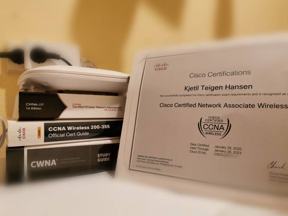 mrTeigen's tweet image. Only took me 4 years 😅 Very proud to pass this one, especially since CCENT was passed in 2017 because I wanted CCNA Wireless.
#CiscoChampion #StudyEveryDay
#WirelessIsFun