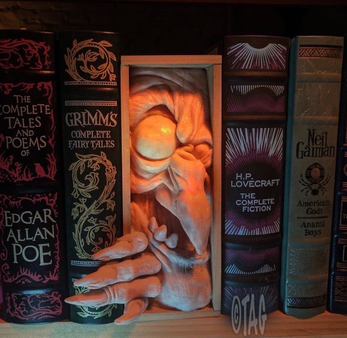 MariMuffi's tweet photo. LifeGoals For my #library🤓
#bookshelfinserts #lifegoals #lovethis #scary #books #amwriting ⁦#writers #amwriting https://t.co/pz4BXTQG8z