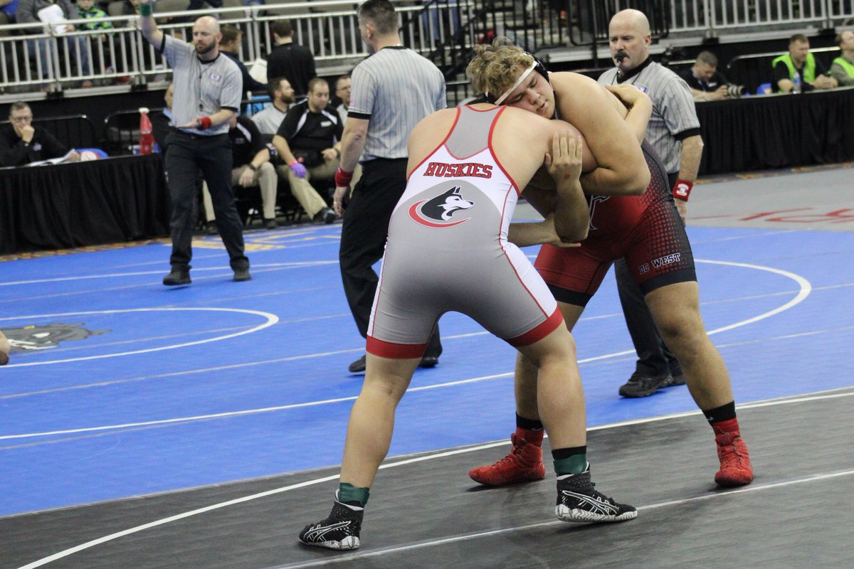HARTMAN ADVANCES! <a href="/DCWestWrestling/">DC WEST WRESTLING</a> heavyweight Neil Hartman seals a spot in the quarterfinals with a first-period fall.