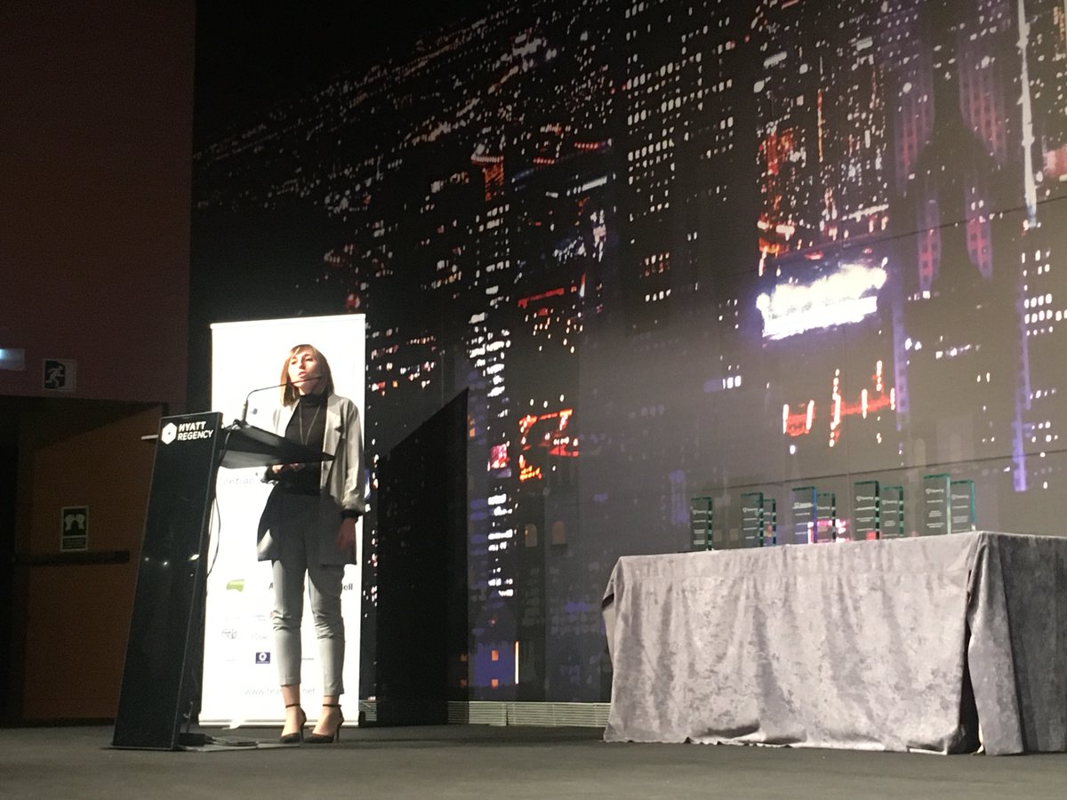 Patricia Sánchez Delicado, Directora de Teaming; “Los límites desaparecen, cuando el 🔹yo🔹 se convierte en 💚nosotros💚. Y el nosotros en Teaming se traduce en más de 300.000 personas que donan 1€/mes para ayudar a los demás”. 
#PremiosTeaming🏆