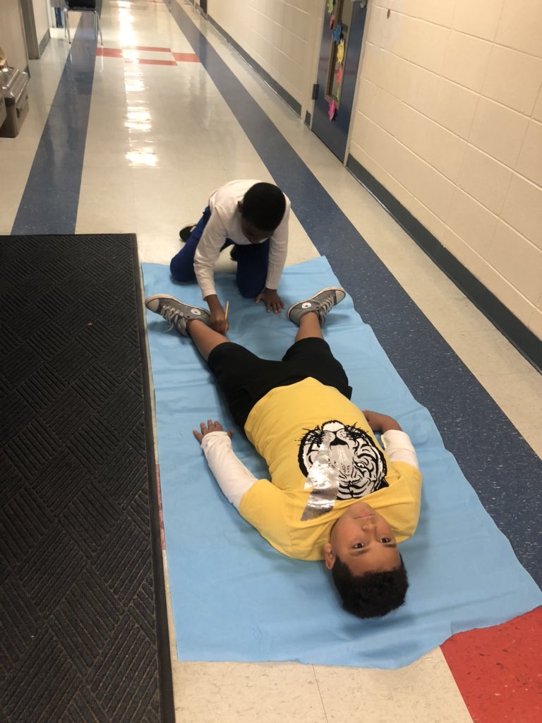 jmose_1's tweet photo. @Powe_Fonde doing a Full Body Measurements activity to practice math skills during @FondeElementary spring intercession. @FondeKidTrainer https://t.co/JMYkotdtJo