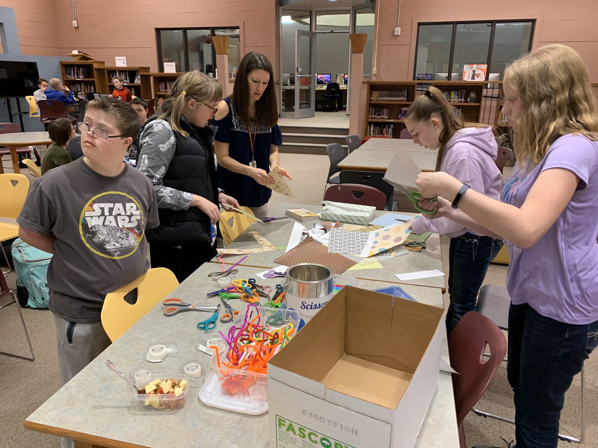 Heather Moon tweet media