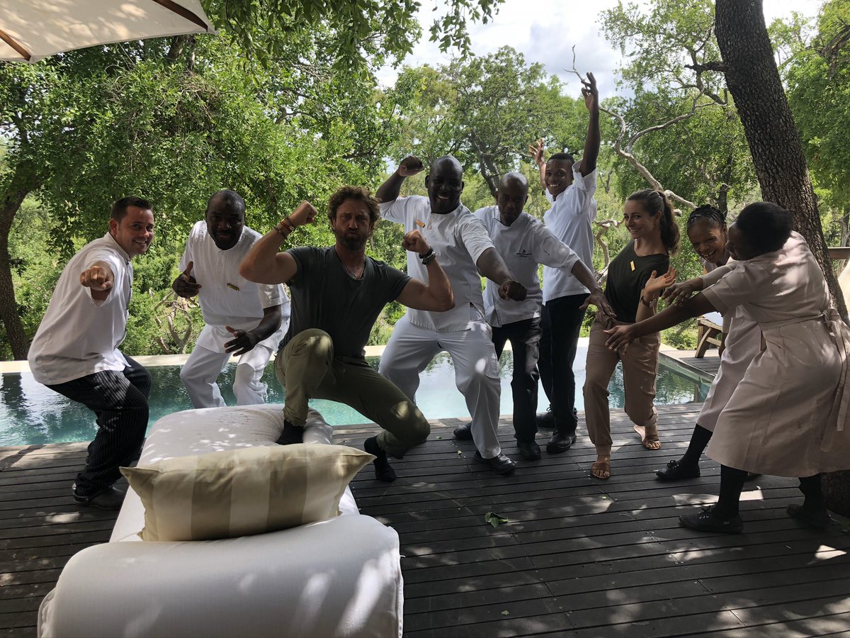 GerardButler's tweet photo. Good times with the family on safari. Loved Kruger National Park. @RoyalMalewane https://t.co/Mli8AO1XSm
