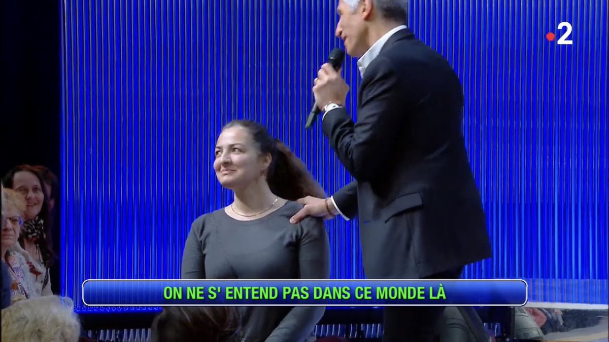 HeloiseVallier's tweet photo. Merci parce que je n’ai jamais compris toutes les paroles de Larsen vous venez d’éclairer grandement ma lanterne 😋 #NOPLP @NOPLPoff https://t.co/tV9OwnfErW