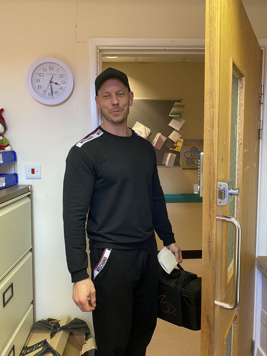 17Lgh's tweet photo. So pleased to see how well our patients do after transplant and promoting organ donation a patient won the Men’s physique British bodybuilding championships. He went on to become the European champion too, less than 18 months after transplant! @Leic_hospital @NHSOrganDonor https://t.co/KiDjiaMtDd