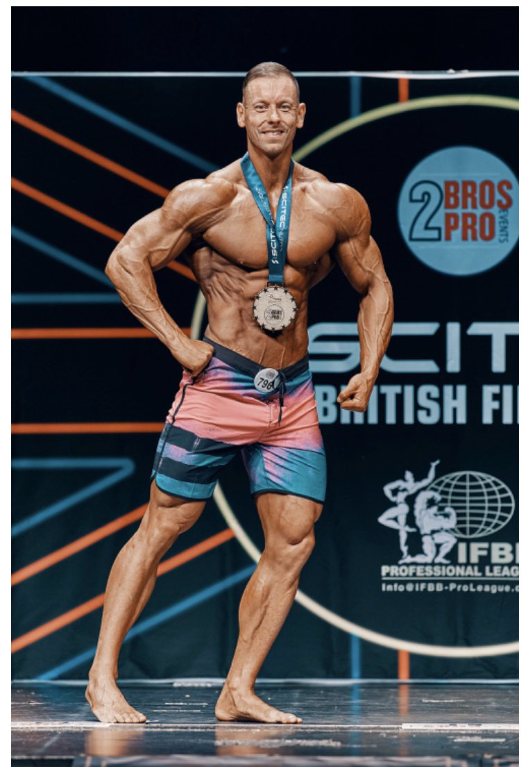 17Lgh's tweet photo. So pleased to see how well our patients do after transplant and promoting organ donation a patient won the Men’s physique British bodybuilding championships. He went on to become the European champion too, less than 18 months after transplant! @Leic_hospital @NHSOrganDonor https://t.co/KiDjiaMtDd