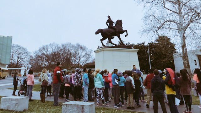 RVAChuck's tweet photo. Learning through art @VMFA w/ 5th grade @HeningHornets students. Honored to help lead discussion of #RVA's new masterpiece: #RumorsOfWar by @kehindewileyart.

#takesavillage #oneccps #TalkingGifted 
@susansennewald @GiftedOwls @ccpsinfo @ccps_gifted 
@CultureWorksRVA #RVA https://t.co/LVnoHDwFqU