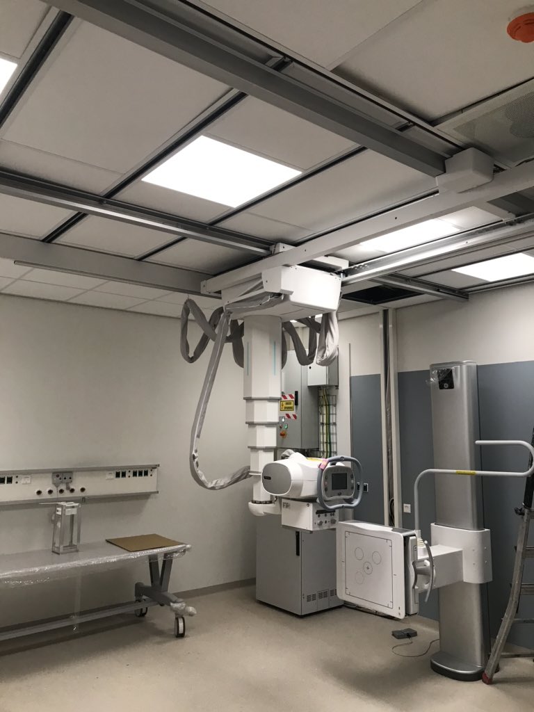 In nieuwbouw ziekenhuis Hardenberg <a href="/SaxenburghGroep/">Saxenburgh</a> wordt in de late uurtjes gewerkt aan het plaatsen  medisch apparatuur van o.a. de HCK en Bucky ruimtes! <a href="/GoossenTePas/">Goossen Te Pas</a> <a href="/DuraVermeer/">Dura Vermeer</a> <a href="/saxenburghbouwt/">Saxenburgh bouwt</a>