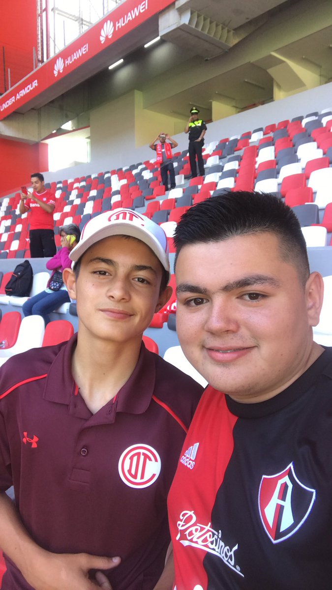 LDLC1951's tweet photo. @hagala_ @BudLightMEX @atlasfc #Hágala #BudLightAtlas hasta el Nemesio Diez a apoyando a los Zorros 🦊 con familia https://t.co/50MrCOOaW3