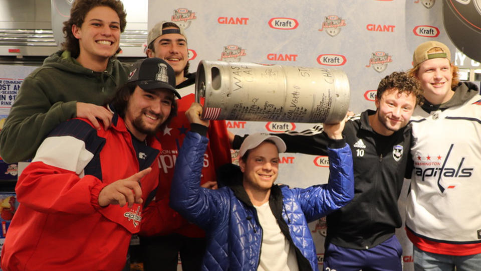 More than 500 people recently lined up to meet Washington <a href="/Capital/">𓆄</a> star defenseman <a href="/JohnCarlson74/">John Carlson</a> at <a href="/GiantFood/">Giant Food</a> in the #OlneyVillageShoppingCenter. <a href="/mymcmedia/">Montgomery Community Media</a> #gocapsgo #washingtoncapitals #olney #FWR #community #experienceretail #whereitreallymatters bit.ly/39Ol2dg