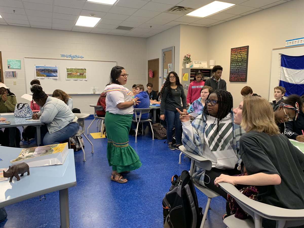 Bailey_Hall2014's tweet photo. Extremely thankful for the opportunity to host a #FulbrightScholar this year! Today’s cultural lesson on Honduras was educational and engaging. @UNCWWatsonEd @ncseatech @edieskip @AshleyWall https://t.co/GUNaW06FDw