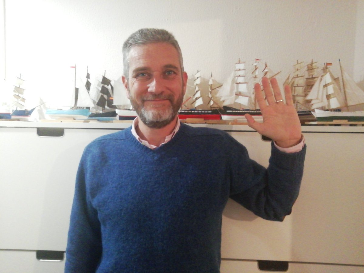 JavierCeruti's tweet photo. Un año más:¡Arriba las manos!1 de cada 100.000 personas tiene síndrome de Jacobsen (11q).El 29 de febrero es el día internacional de las #enfermedadesraras. Sube una foto levantando la mano con los hashtags #yosoy11q #sindromedejacobsen #jacobsensyndrome #enfermedadrara @11qesorg https://t.co/Jlx0xMKhUp