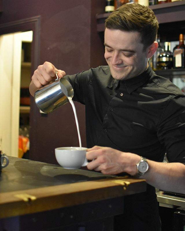 Need a caffeine fix? ☕️ Andrew’s ready with the coffees! Open from 11am Friday to Sunday for coffee and lunch 🦊
.
.
.
.
.
.
.
.
.
.
#coffee #manager #barista #baristalife #latte #caffeinefix #pour #pourovercoffee #edinburgh #meadows #newington #edinburghuniversity