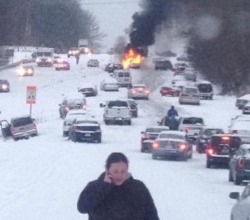 MaxCusatis's tweet photo. *snow*

North Carolinians: https://t.co/StDdhhmU99