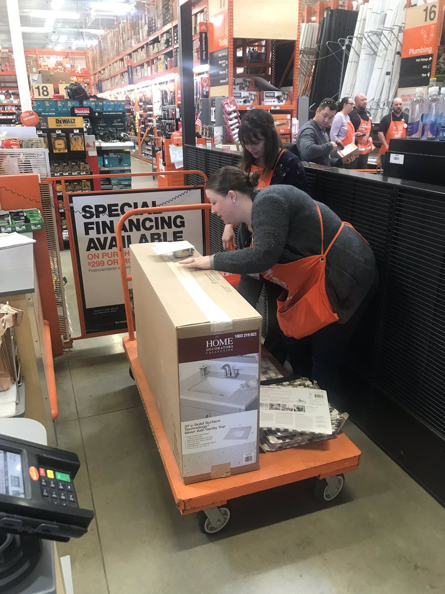 Thank you to Destiny and the D51 team for an outstanding day of G.E.T. Training. I can’t wait to see G.E.T in action in D51. 😃 Spring is upon us and our customers are going to have a fantastic experience in our stores.