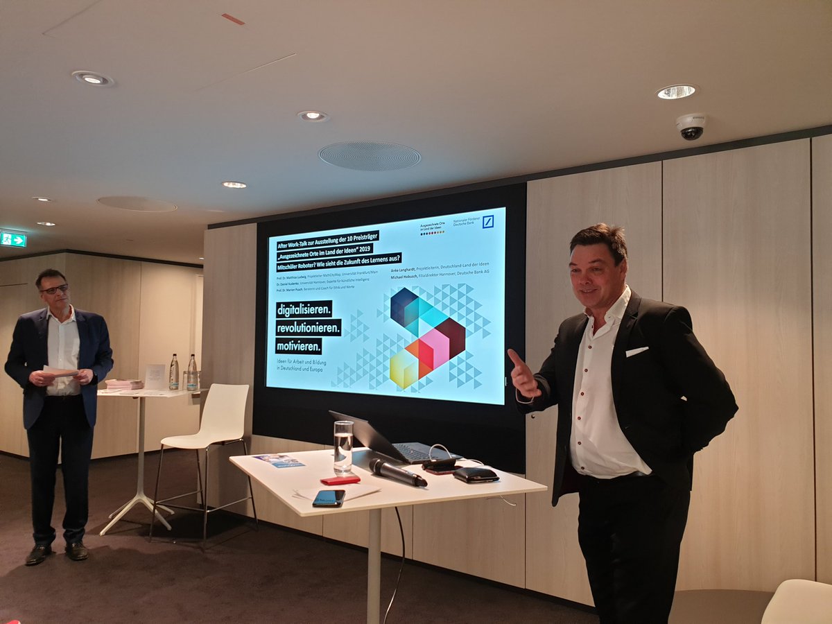 Land_der_Ideen's tweet image. "Die #Digitalisierung ist nur sinnvoll, wenn sie einen Mehrwert bietet!" - Prof. Ludwig @mathcitymap, #mathcitymap #orte2019 #preisträger #Bildung #Diskussion @DeutscheBankAG