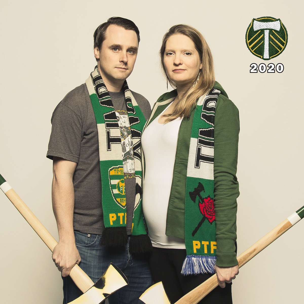 Chill503's tweet photo. Axe photo family photo time! Excited to announce we're expecting a new #rctid and #baonpdx fan in May. Our first family photo, as it were. Fun to think about the update of this photo in five years. Onward! https://t.co/SsRVj0W4md