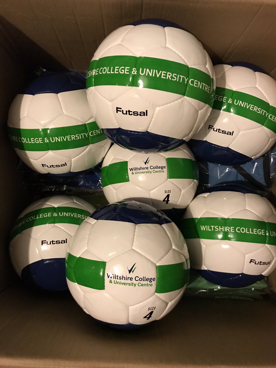 FutsalWiltshire's tweet image. @WiltsCountyFA @FutsalWiltshire is back this Sat 22 Feb @5RiversCentre 
15 teams 
u11-16s
Starts 3pm till 7pm
1st chance to use the new @WiltsColl @WiltsCollsport #futsal balls
Come along to watch 🥳
