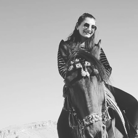 Gönül kimi severse, aşk onda güzeldir...!