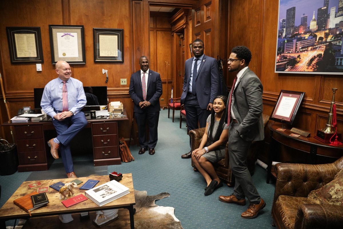 UnivWestGa's tweet photo. #UWG Day at the Capitol was an inspirational day for @UWGSGA. They met legislators and UWG alumni, spoke with @BrianKempGA, and picked the brains of the powerful politicians making change in Georgia! Great things happen when you #GoWest. https://t.co/AoYA6Lu2G1