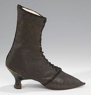 theleatherguymn's tweet photo. Ladies riding boots of the 18th Century: https://t.co/ena2CB40PH
#leatherhistory https://t.co/E2xUnvkzHk