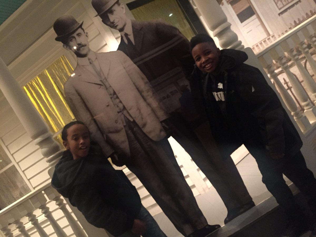 Tamika Peters 🇦🇬♑️❤️🖤💚 tweet media