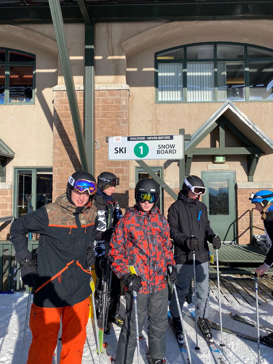 SGS_Y11Ski's tweet photo. Some skiing shots https://t.co/p8rBGVKyLT