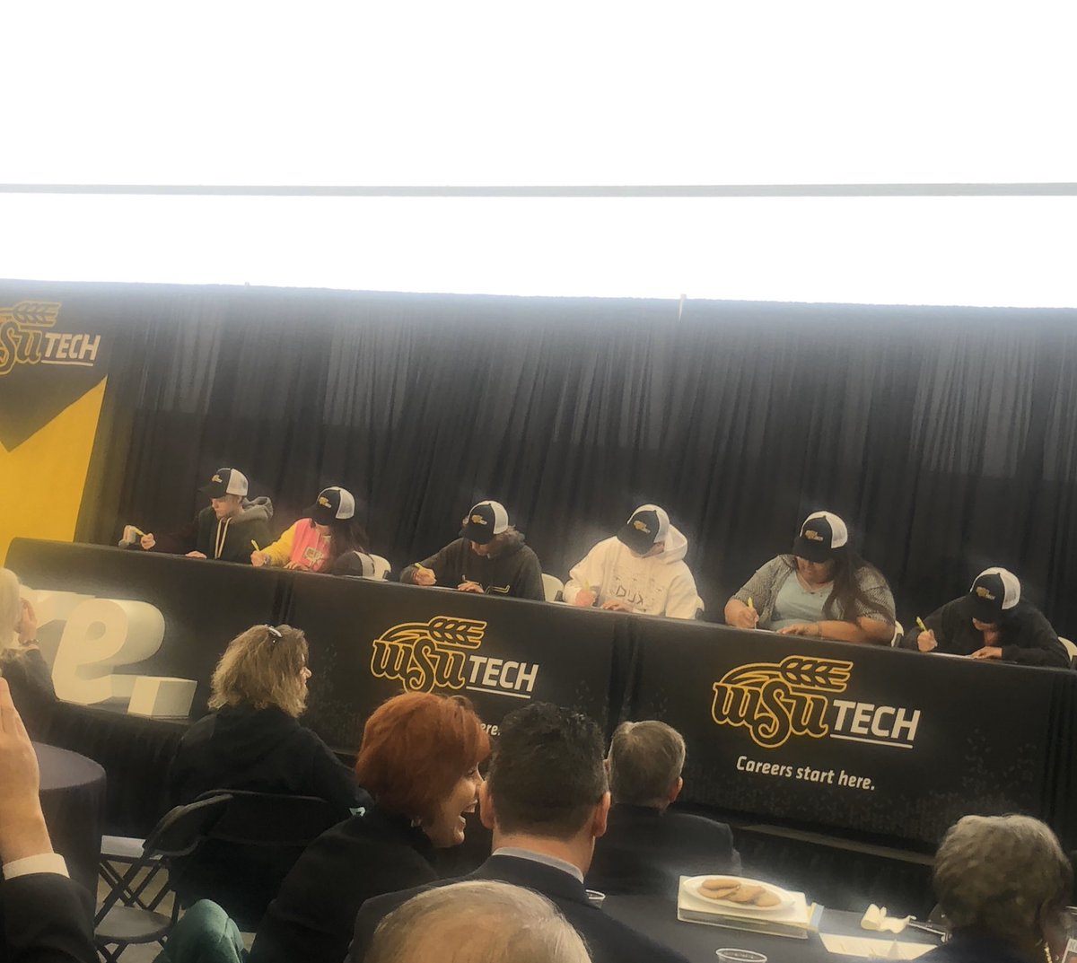 Nick Pinchuk to <a href="/wsutech/">WSU Tech</a> students on #wsutechsigningday. “Without your success oil doesn’t flow, cities don’t grow, economies don’t thrive, things aren’t being made, planes don’t fly and FREEDOM doesn’t ring.” <a href="/keithlawing/">Keith Lawing</a> <a href="/workforcecenter/">Workforce Centers</a> @Jenhug981 <a href="/kjsmith59/">Kathy Smith Jewett</a> <a href="/Snapon_Tools/">Snap-on Tools</a>