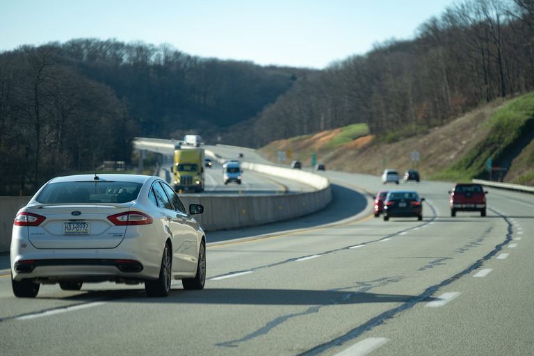 IIHS_autosafety's tweet photo. Although traffic fatality rates have generally fallen over 25 years in the U.S., they would be lower today if not for states' decisions to raise speed limits, says IIHS researcher Chuck Farmer. https://t.co/KrXcgDHYhK #VisionZero #RoadtoZeroUS https://t.co/1BdBwt8kXz