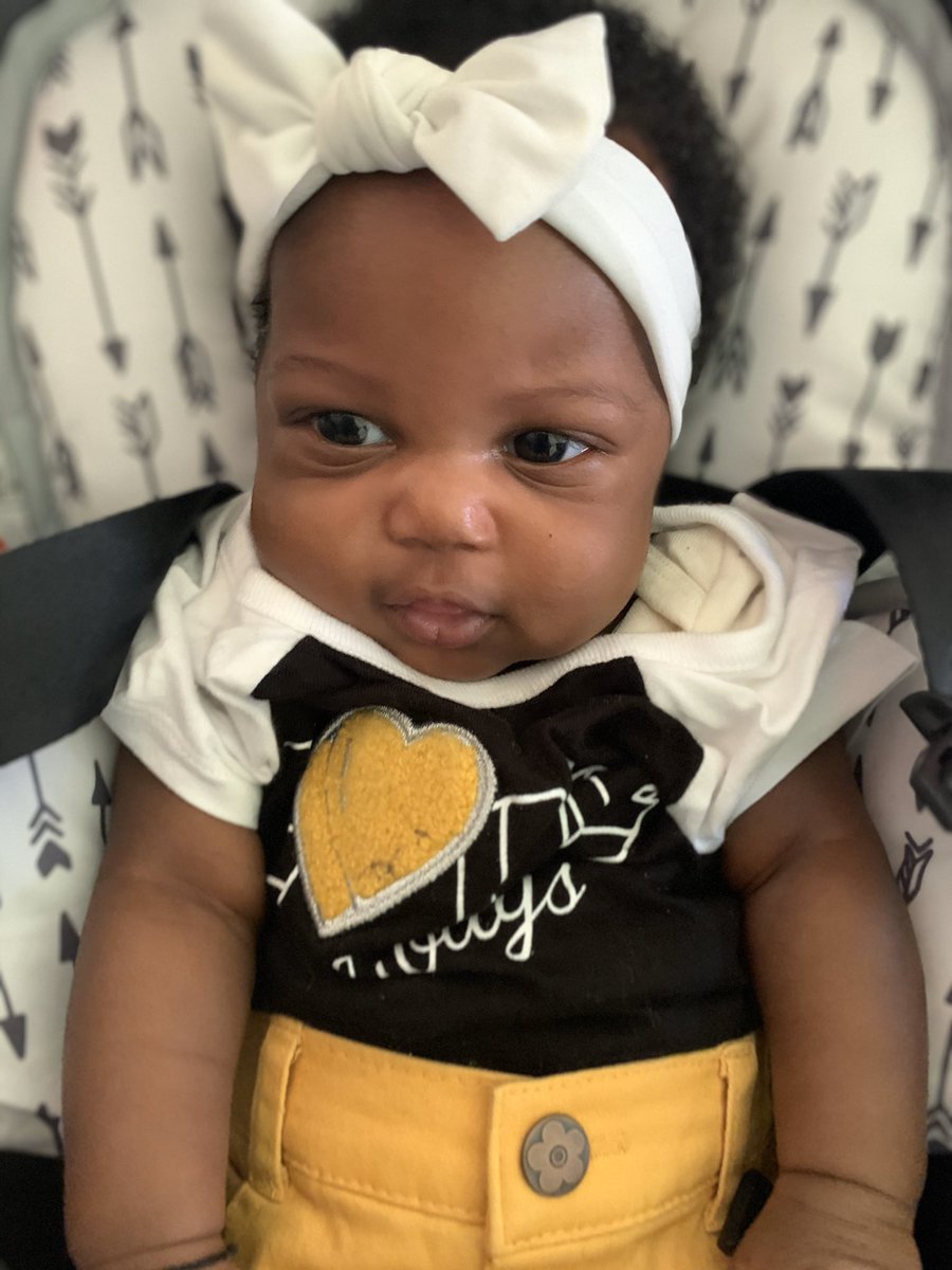 _ItsJizzy's tweet photo. 😂💛 I think it’s so funny how she goes from smiling to frowning 😂😂. #PrincessLayla 👑💕 https://t.co/fRvbCiTzTs