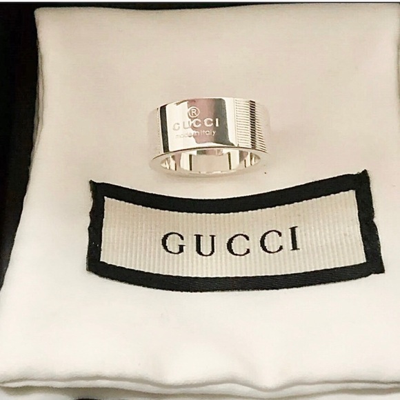 SoCalMag's tweet photo. So good I had to share! Check out all the items I'm loving on @Poshmarkapp #poshmark #fashion #style #shopmycloset #stony #wildfox #gucci: https://t.co/cTNt1mLj4w https://t.co/MihX0mIYiP