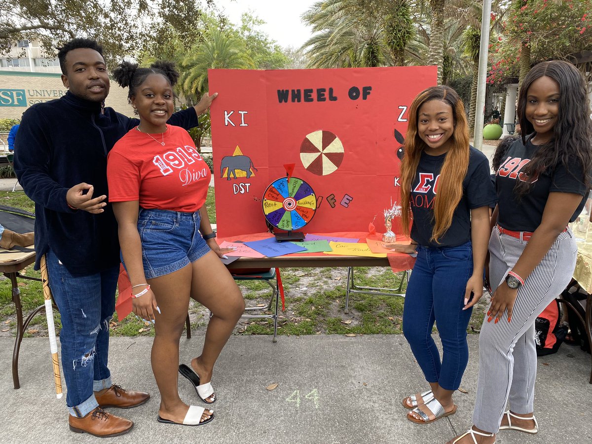 We would like to thank everyone who came out to our 'Wheel of Life' Bull Market during BlackOut Week ✊🏿✊🏾✊🏽. We had a great time discussing different financial situations and providing different ways to solve them 💰🤔🧾. Thank you to @usfnupes for collaborating with us! ☺️❤️