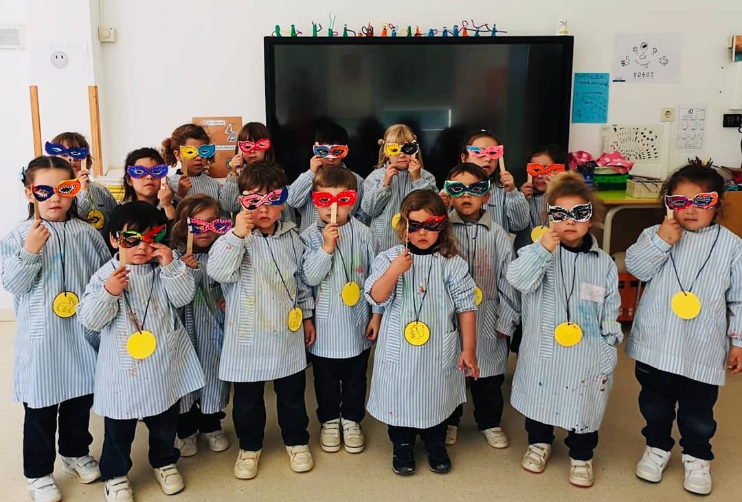 lesalzines's tweet photo. Recull de fotografies de les diferents activitats per celebrar Dijous Llarder! #tradicions #interaules #danses #musica #english #castellano #art #aude #competenciaglobal #manualitats #aprenemjugant #educacioinfantil https://t.co/Y4vsX13yZT