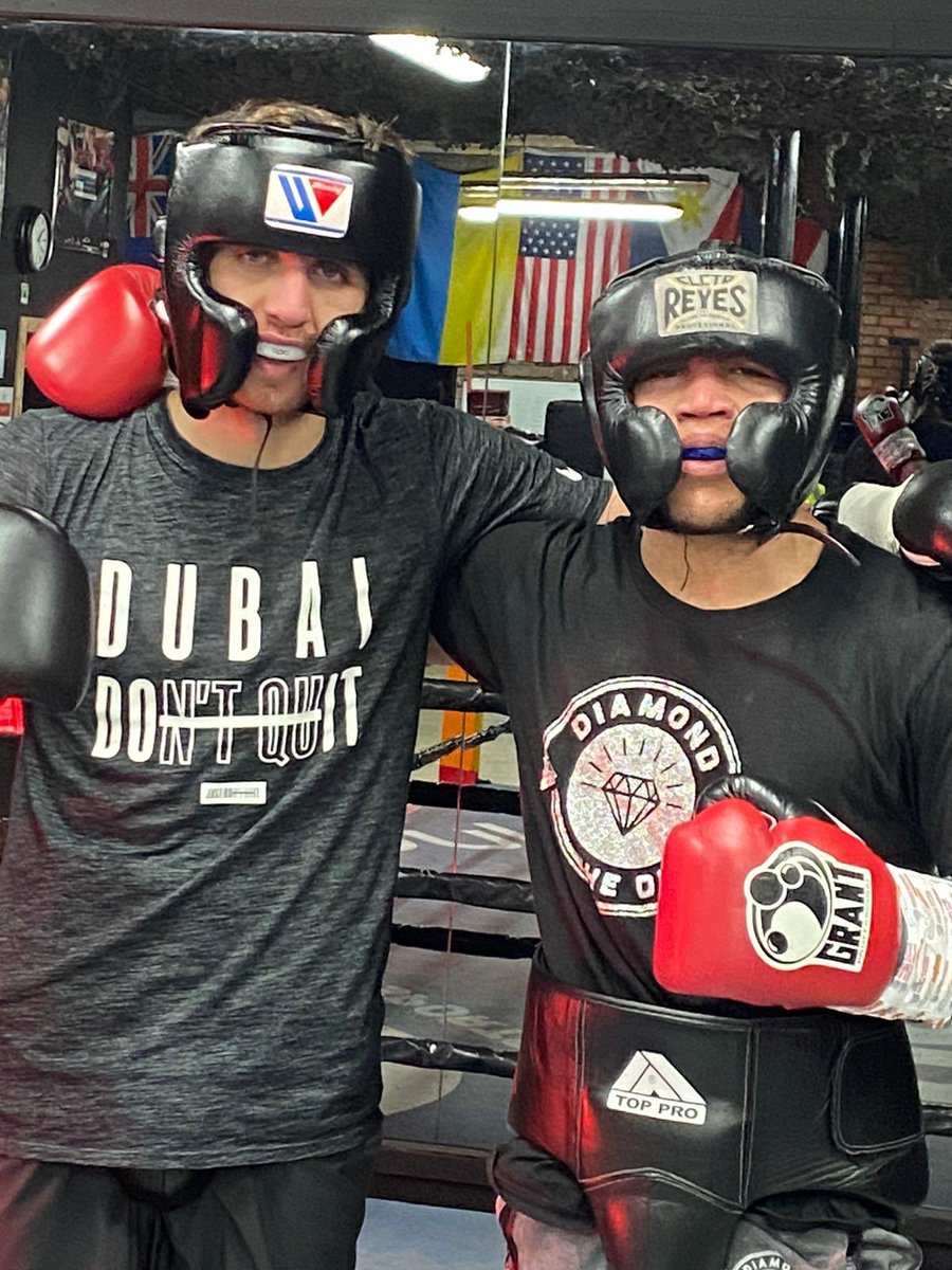bradstrand123's tweet photo. Last spar of camp done✅
1 week tomorrow until fight night and tickets have to go back on Wednesday so they all need sorting over the weekend if you have ordered any👊🏼 thanks to everyone who’s bought a ticket so far supports been boss can’t wait to get back in there ⚡️ https://t.co/5meqXeHn8U