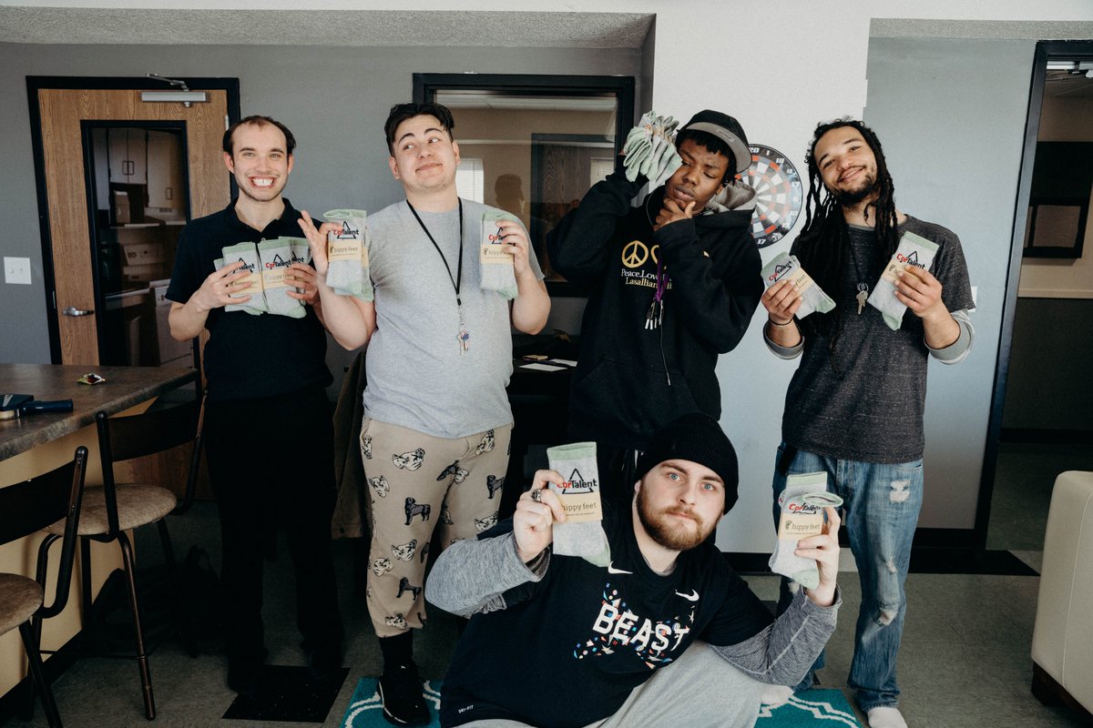 Hippy Feet tweet media