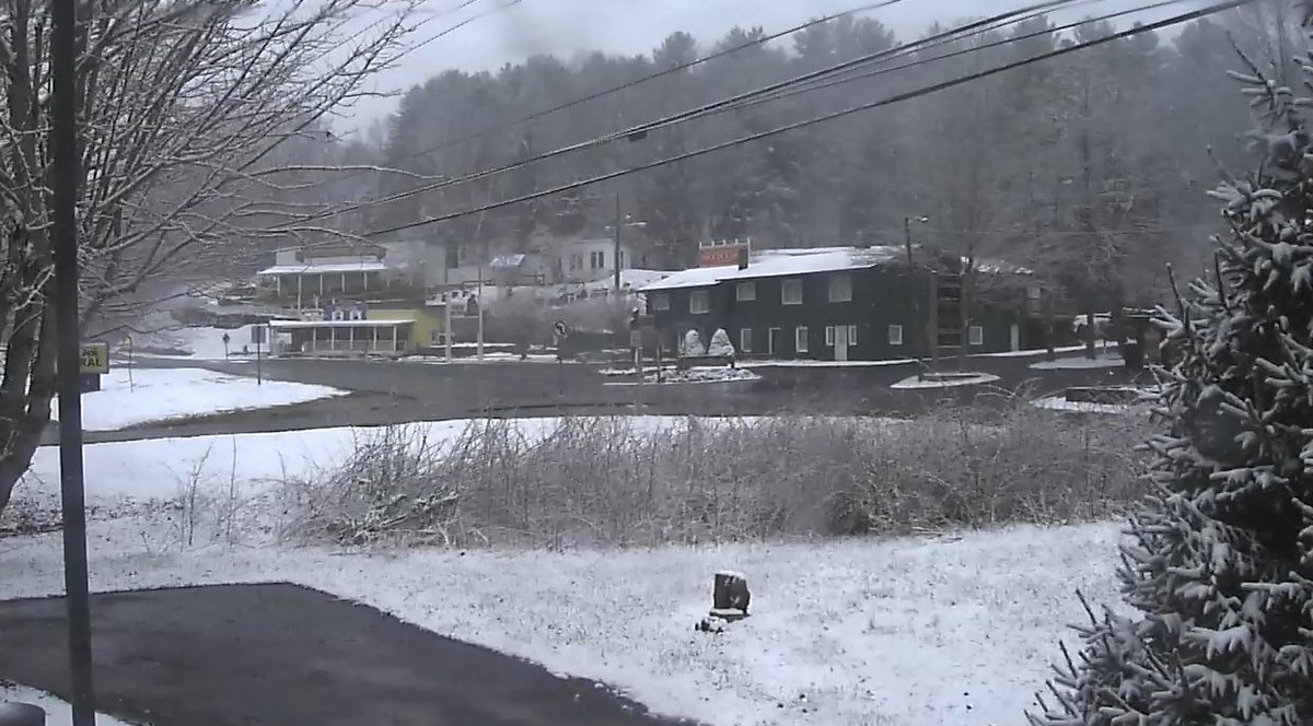 WataugaOnline's tweet photo. The views from #Foscoe, #BooneNC, #BlowingRock & #Banner Elk at 2:30pm. https://t.co/FwFdfpNLHO https://t.co/5tGfd3AIN2