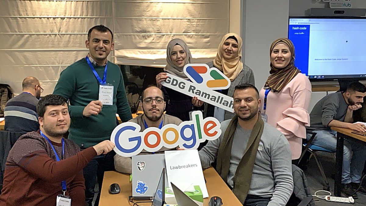 GDG_Ramallah's tweet photo. The organizers with the teams🤩 
#GDGRamallah  #Google #hashcode2020 #GDG #HashCode https://t.co/8ypJnEyVpl