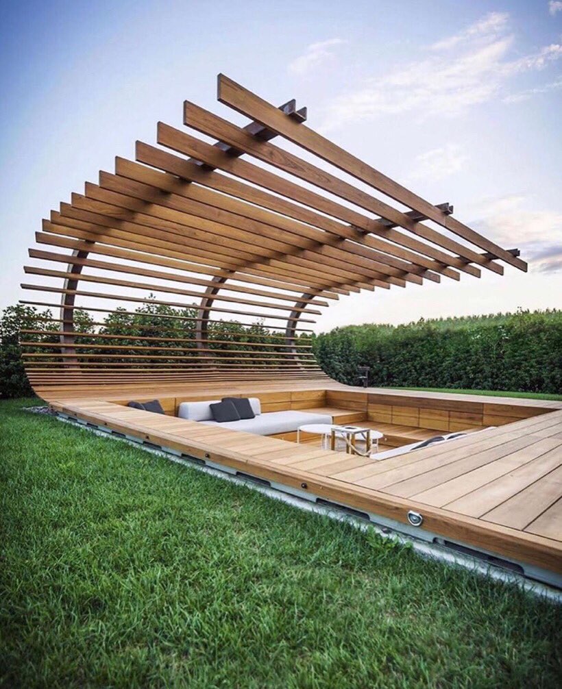 iciwimust's tweet photo. The Hamptons is no longer just a summer getaway—it’s now a year-round playground. https://t.co/w2T0BOny5a https://t.co/E1X1arnVlx