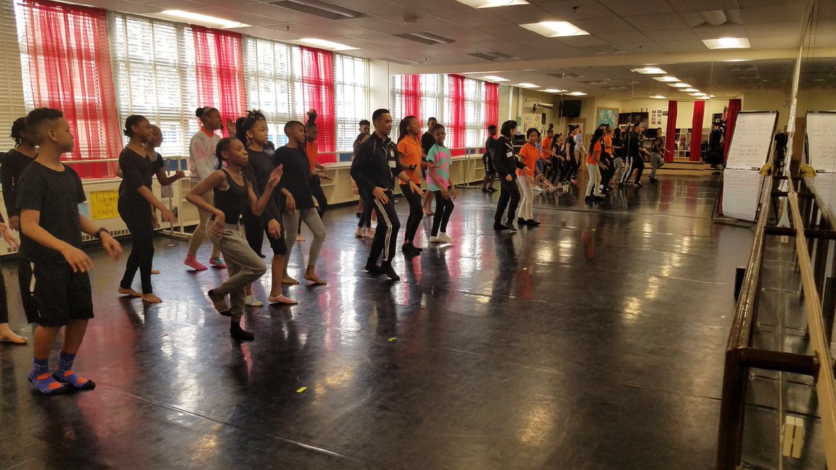 Arts_SWA's tweet photo. Special thanks to @BalletHispanico for stopping by @SwaMagnet for a masterclass with several of our dance students today! #CulturalExchange #SWArts ✨ https://t.co/pL7oslF1Xs